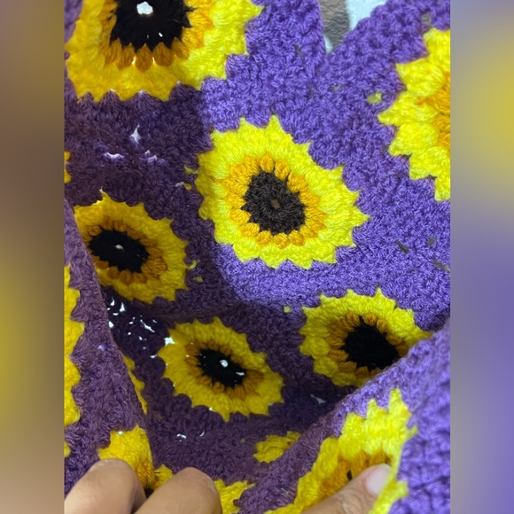 Women’s Handmade crocheted purple sunflower unlined shoulder bag - Picture 3 of 3